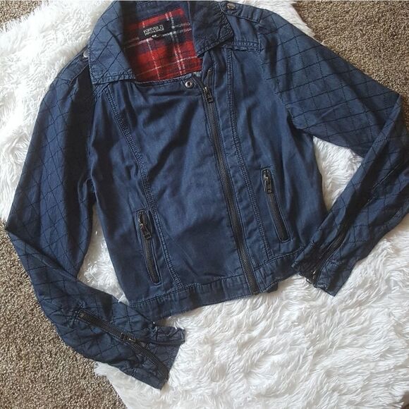 Forever 21 Premium Denim Short Jacket Size Medium - Picture 1 of 8